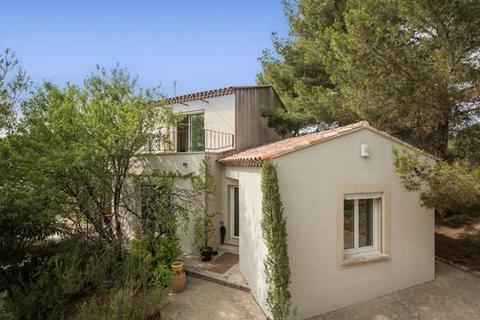 4 bedroom villa, Mouries, Bouches-du-Rhône, Provence Alpes Côte D'Azur