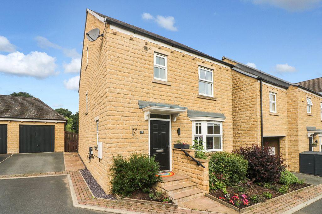 Pavillion View, Scholes, Cleckheaton... 4 bed detached house £385,000