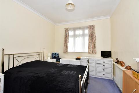 2 bedroom semi-detached bungalow for sale, Fanshawe Crescent, Hornchurch, Essex