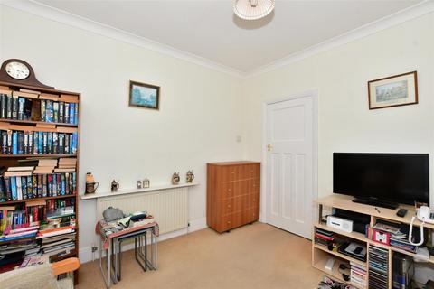 8 Fanshawe Crescent, Hornchurch, RM11 2DD