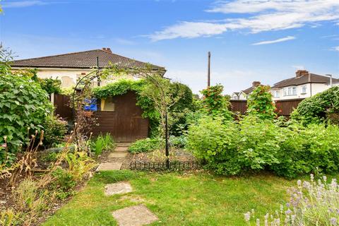 8 Fanshawe Crescent, Hornchurch, RM11 2DD