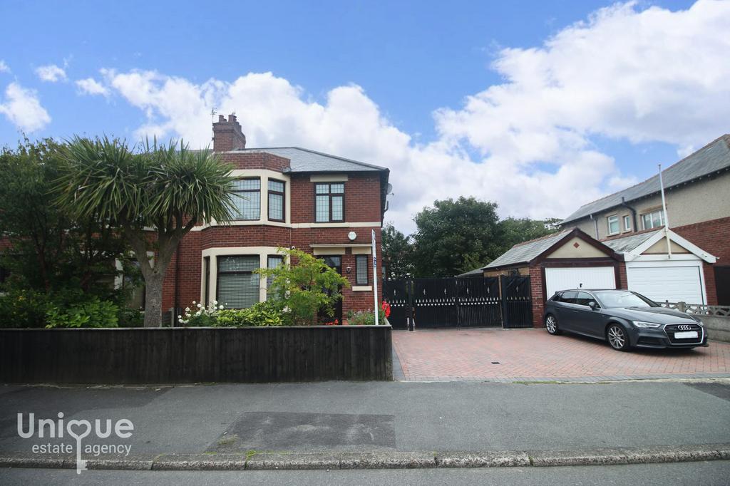 Fleetwood Road, Fleetwood, FY7 4 bed semidetached house for sale £