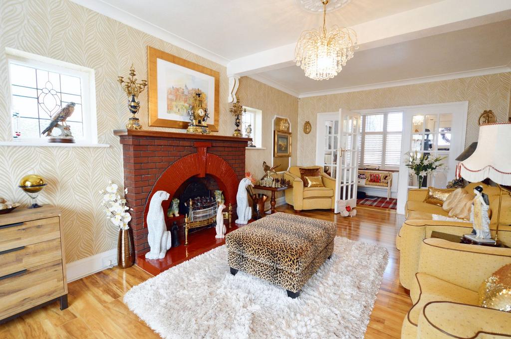 Western Road, LeighOnSea, SS9 4 bed detached house for sale £1,300,000