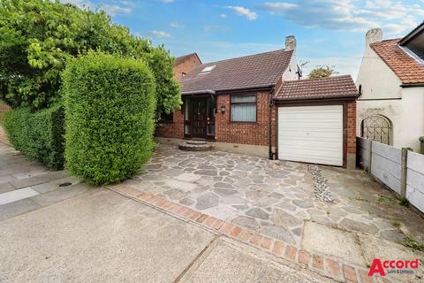6 Avelon Road, Romford, RM5 3XU
