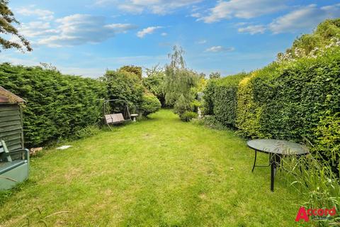6 Avelon Road, Romford, RM5 3XU