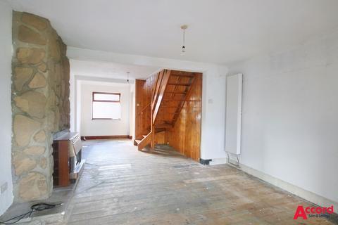 6 Avelon Road, Romford, RM5 3XU