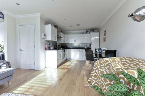 1 bedroom apartment to rent, Dalebury Road, SW17