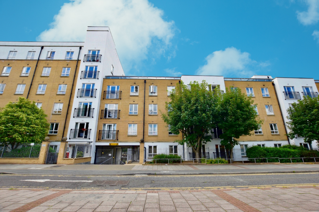 Windmill Lane, E15 1 bed flat £275,000