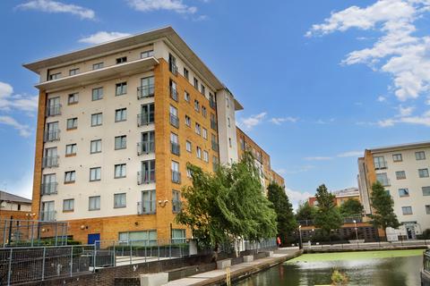 2 bedroom flat for sale, Hertford House, Northolt, Middlesex UB5