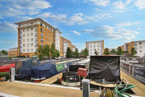 2 bedroom flat for sale, Hertford House, Northolt, Middlesex UB5