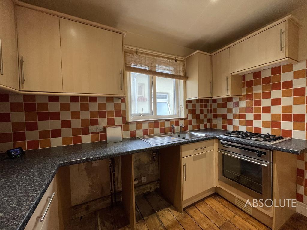 Road, Paignton, TQ3 2 bed apartment £850 pcm (£196 pw)