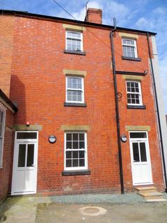 3 bedroom townhouse to rent, Parkers Place, Welshpool SY21