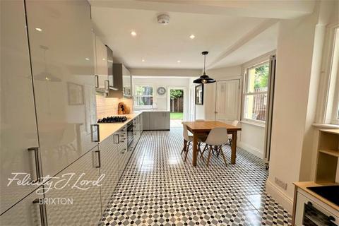 4 bedroom terraced house to rent, Medora Road, Brixton