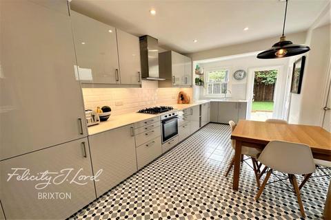 4 bedroom terraced house to rent, Medora Road, Brixton