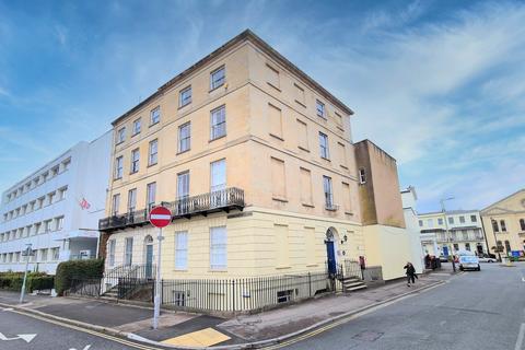 1 bedroom apartment to rent, Bath Street, Cheltenham, Gloucestershire, GL50