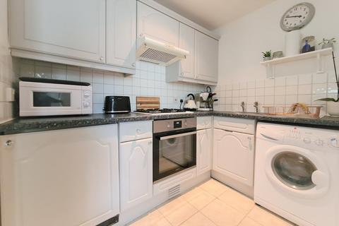 1 bedroom apartment to rent, Bath Street, Cheltenham, Gloucestershire, GL50