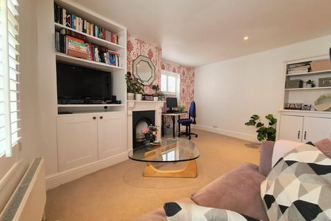 1 bedroom apartment to rent, Bath Street, Cheltenham, Gloucestershire, GL50