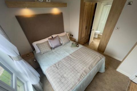 2 bedroom static caravan for sale, West Mersea Holiday Park, West Mersea CO5