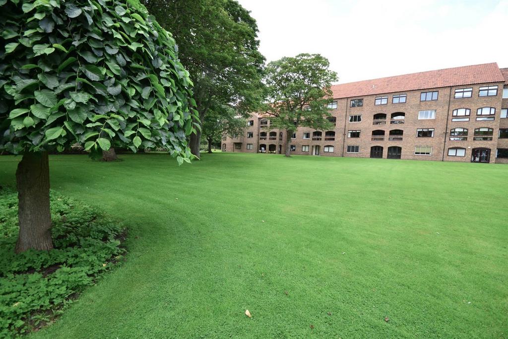 Whitburn Hall, Whitburn 2 bed apartment for sale £295,000