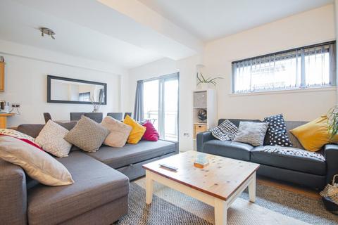 2 bedroom flat to rent, 2416L – Breadalbane Street, Edinburgh, EH6 5JW