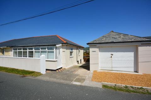 Issarn Penrhyn Drive South, Fairbourne, LL38 2DZ