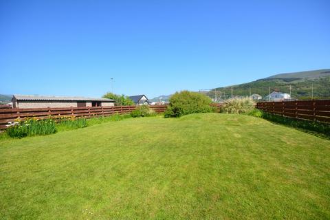 Issarn Penrhyn Drive South, Fairbourne, LL38 2DZ