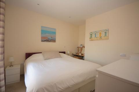 Issarn Penrhyn Drive South, Fairbourne, LL38 2DZ