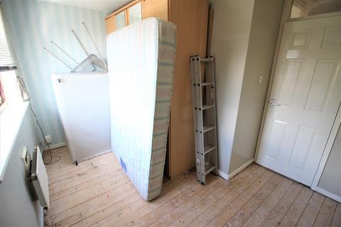 56 Bottomfield Close, Oldham, OL1 4AT