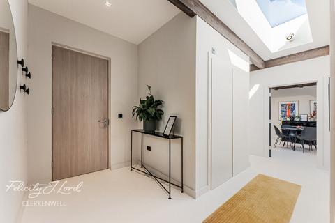 2 bedroom flat for sale, Pear Tree Street, London, EC1V