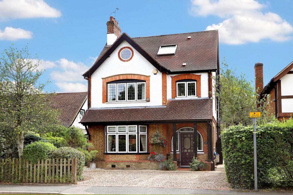 Reynolds Road, Beaconsfield, HP9 5 bed detached house for sale £1,615,000
