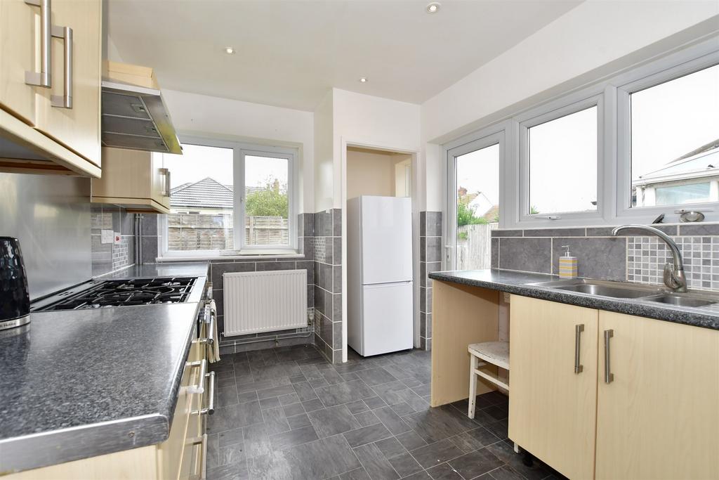 Queen Elizabeth Avenue, Margate, Kent 3 bed detached bungalow for sale