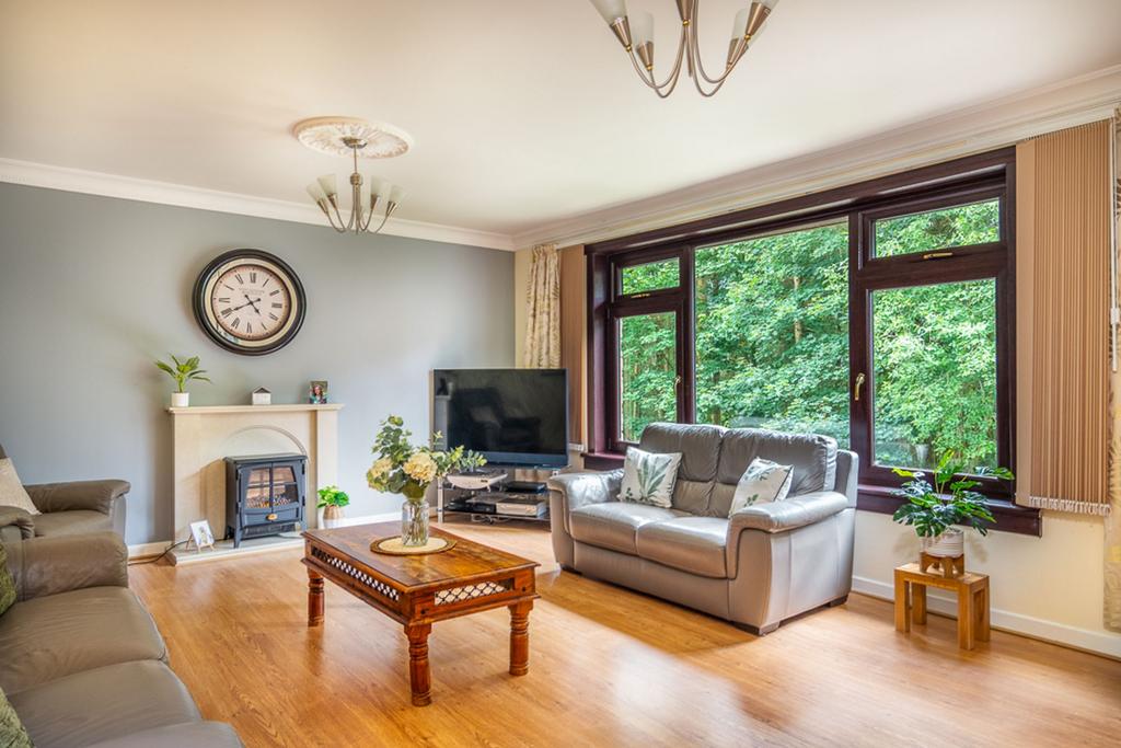 Redhills View, Lennoxtown, G66 4 bed detached house for sale £325,000