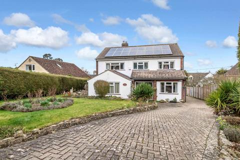 3 bedroom detached house for sale, 9 Common Road, Malmesbury, SN16