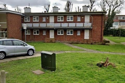 29 Pipers Green, London, NW9 8UH