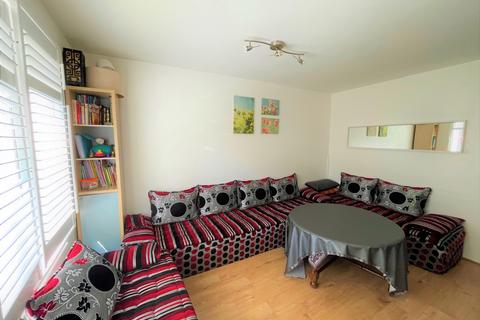 29 Pipers Green, London, NW9 8UH