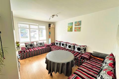 29 Pipers Green, London, NW9 8UH