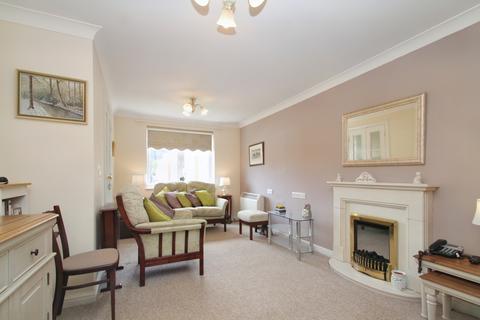 1 bedroom apartment for sale, Laburnum Court, Uxbridge,Middlesex