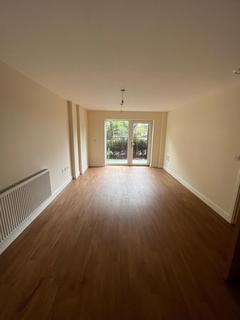2 bedroom flat to rent, Romford, RM7