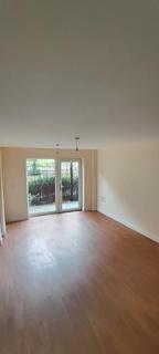 2 bedroom flat to rent, Romford, RM7