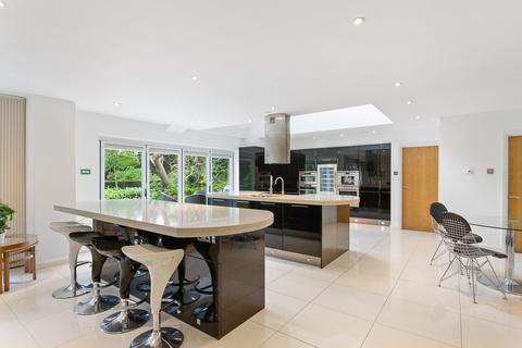 Treetops Forest Crescent, Ashtead, KT21 1JU