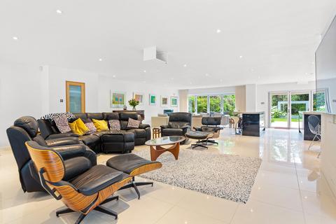 Treetops Forest Crescent, Ashtead, KT21 1JU