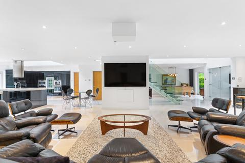 Treetops Forest Crescent, Ashtead, KT21 1JU