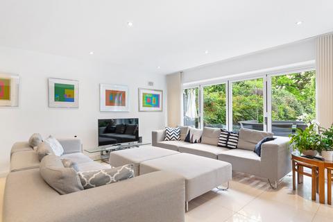 Treetops Forest Crescent, Ashtead, KT21 1JU