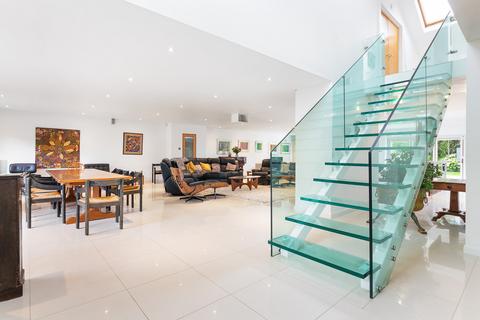 Treetops Forest Crescent, Ashtead, KT21 1JU