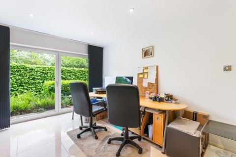 Treetops Forest Crescent, Ashtead, KT21 1JU