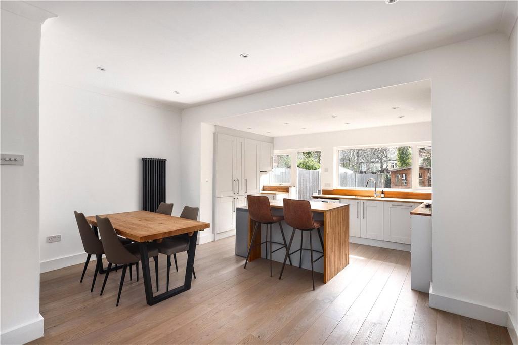 Leslie Road, Leyton, London, E11 3 bed terraced house for sale £700,000