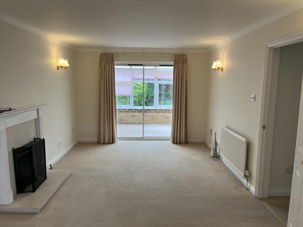 Ramsbury Drive, Hungerford RG17 4 bed detached house for sale £699,950