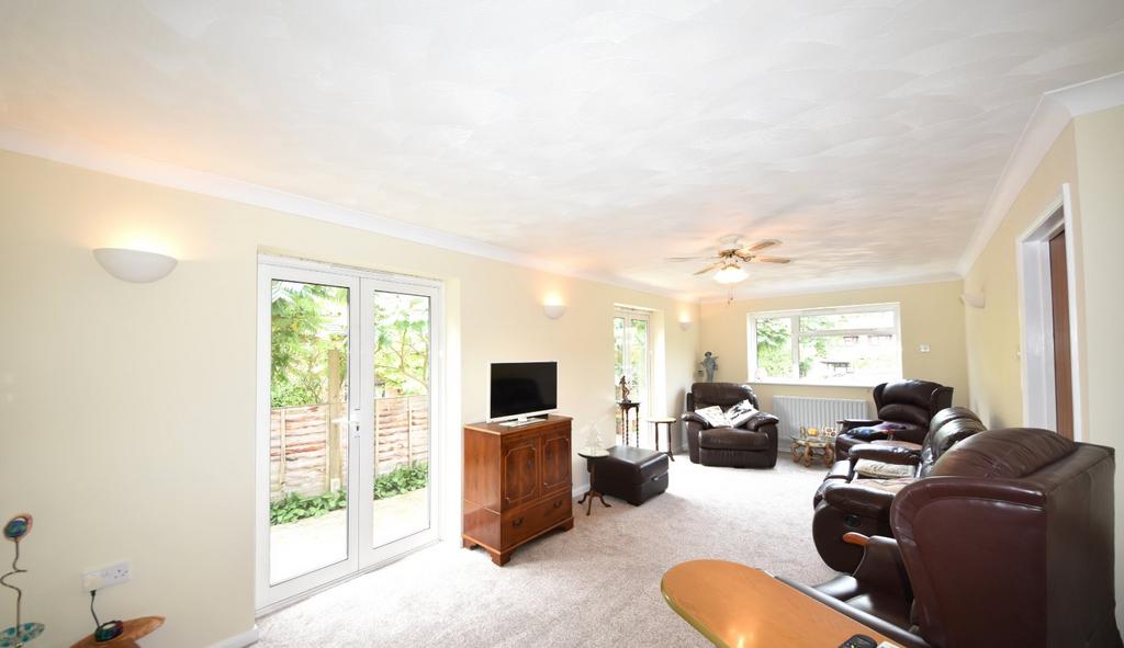 Derehams Lane, Loudwater, High HP10 3 bed bungalow for sale