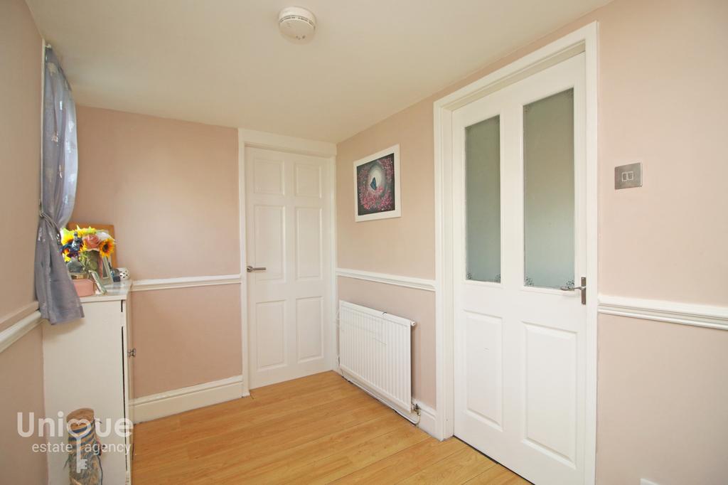 Macbeth Road, Fleetwood, FY7 3 bed semidetached house £125,000