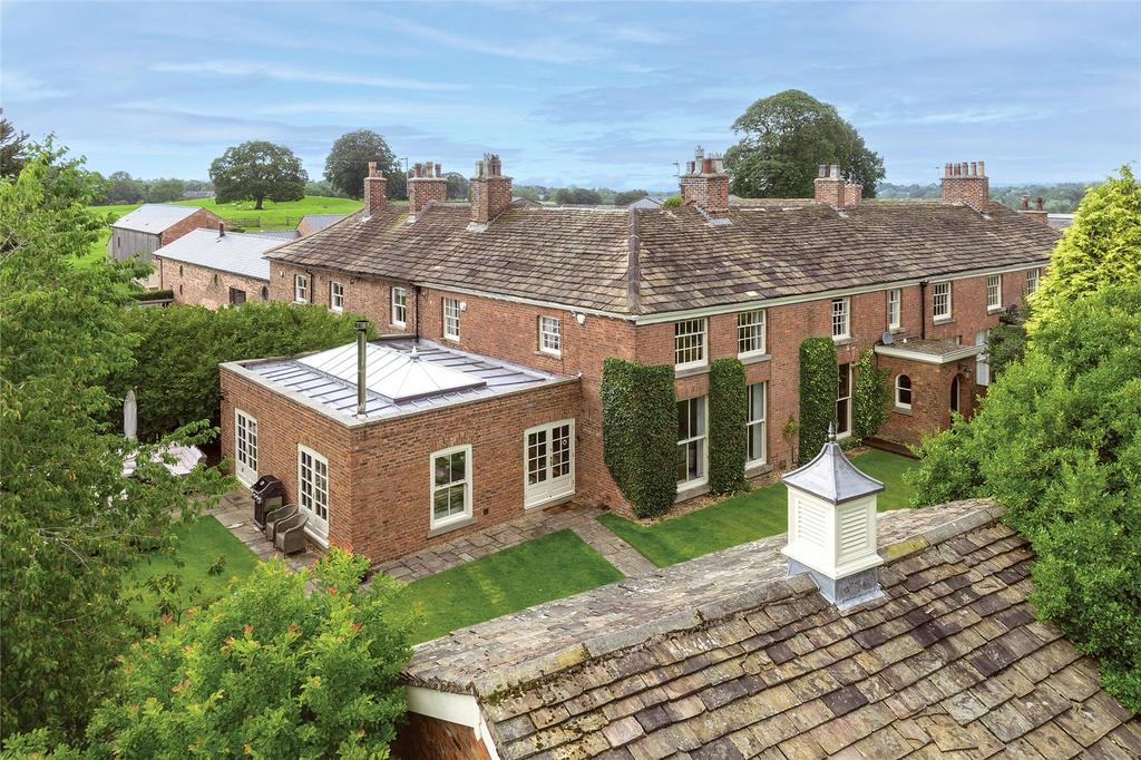 Prestbury Road, Macclesfield, Cheshire, SK10 5 bed house for sale £